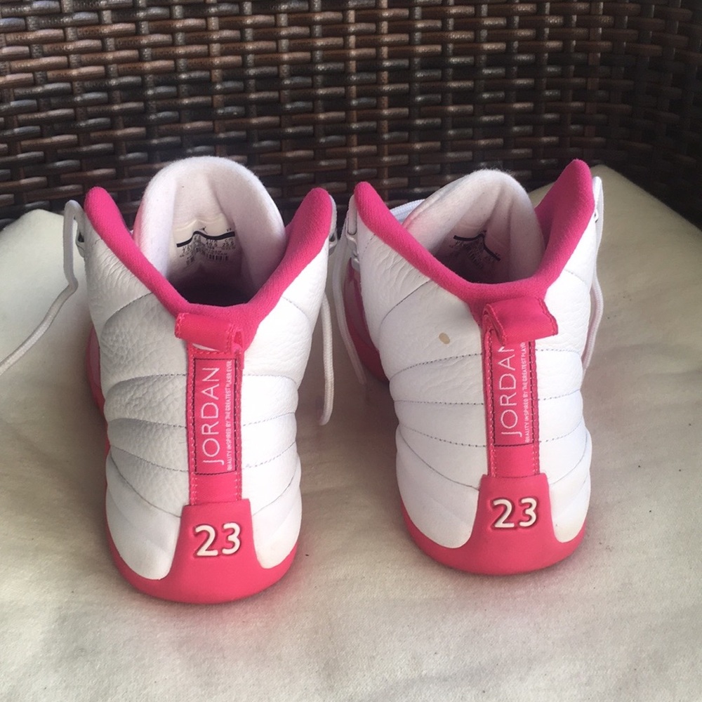 Air Jordan 12 Valentine's Day Vivid Pink - Picture 6 of 15